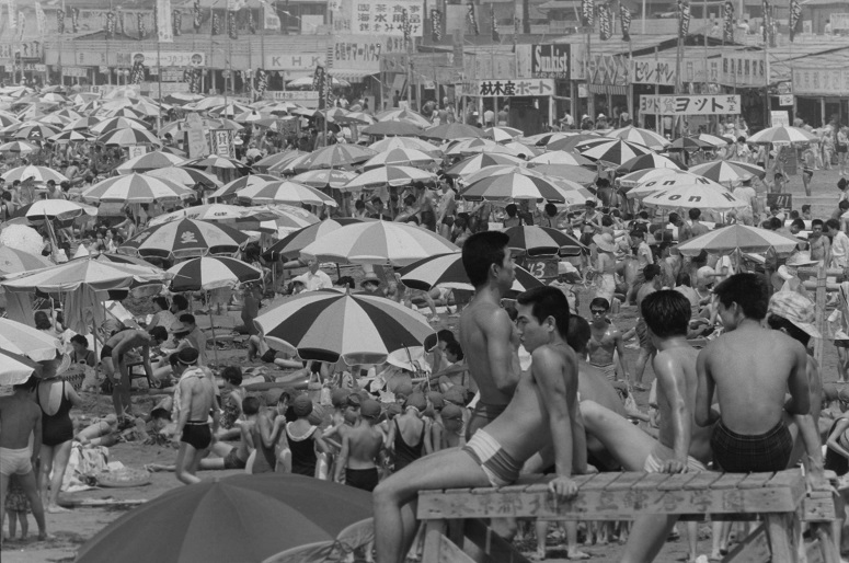 昭和40年8月　材木座海岸の夏（材木座）