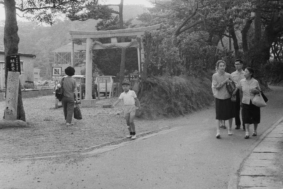 昭和42年6月　鎌倉駅西口派出所付近（御成町）