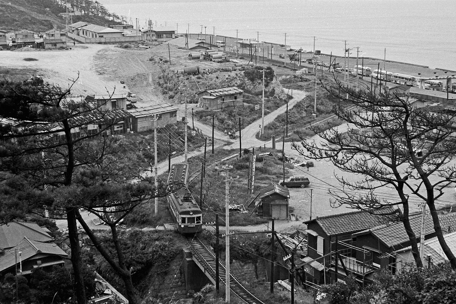 昭和42年9月　七里ヶ浜駅の高台から（七里ガ浜）